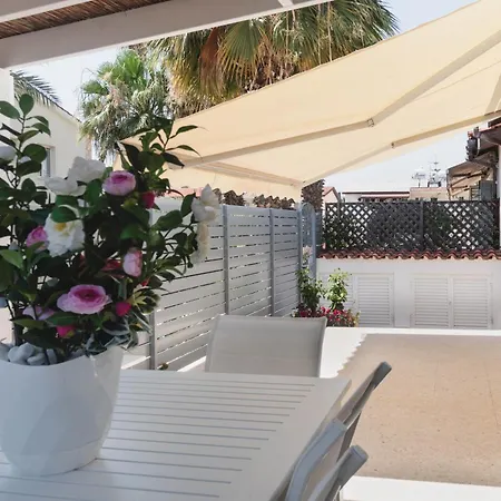 Botanical Art House By Staycom * Paphos