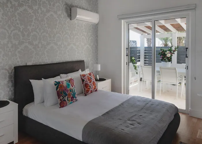 Botanical Art House By Staycom Paphos