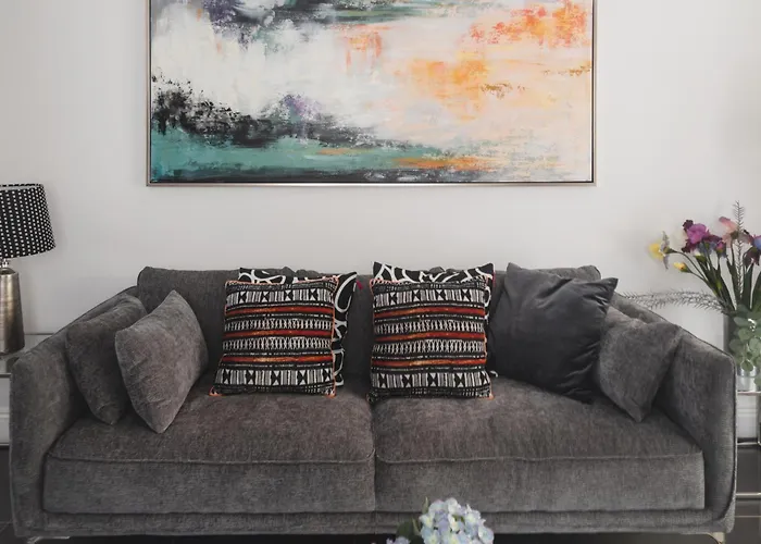 Botanical Art House By Staycom